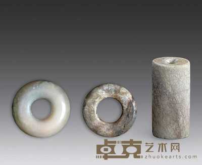 西周或更早 玉器（三件） 直径5.4cm；直径3.4cm；长5.7cm